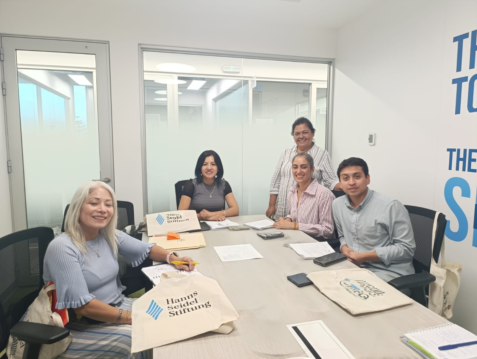 Imagen de la reunión con representantes de Hanns-Seidel-Stiftung