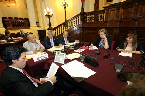 PÉREZ ALBELA PROPONE MEDIDAS PARA MEJORAR LA SALUD DE LAS PERSONAS