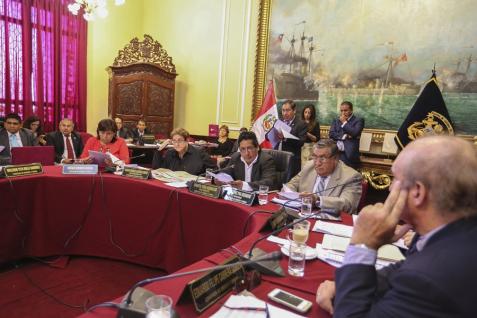 APRUEBAN DICTAMEN QUE REDUCIRÁ TARIFAS ELÉCTRICAS